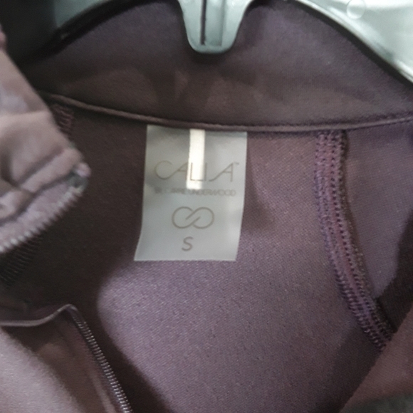 Calia | Quarter Zip Long Sleeve Workout Shirt With Thumb holes - Picture 3 of 3